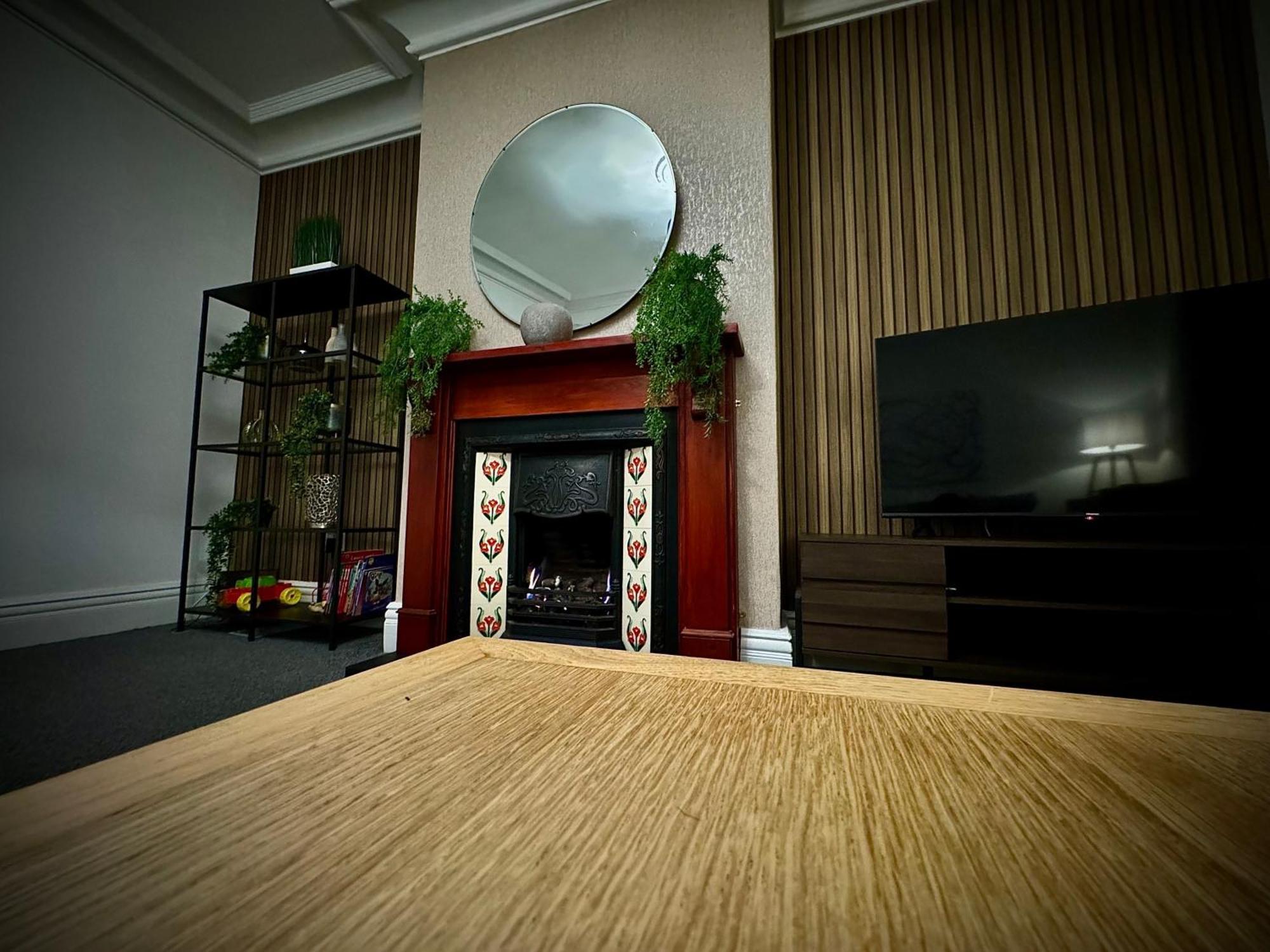 Sleeps10-Parking-Garden-Hottub-Petfriendly Villa Blackpool Exteriör bild
